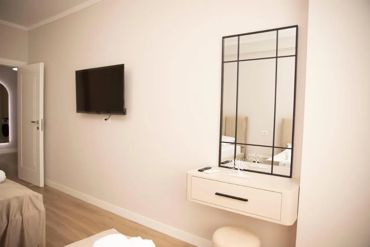 Star Apartment Durrës 0*,